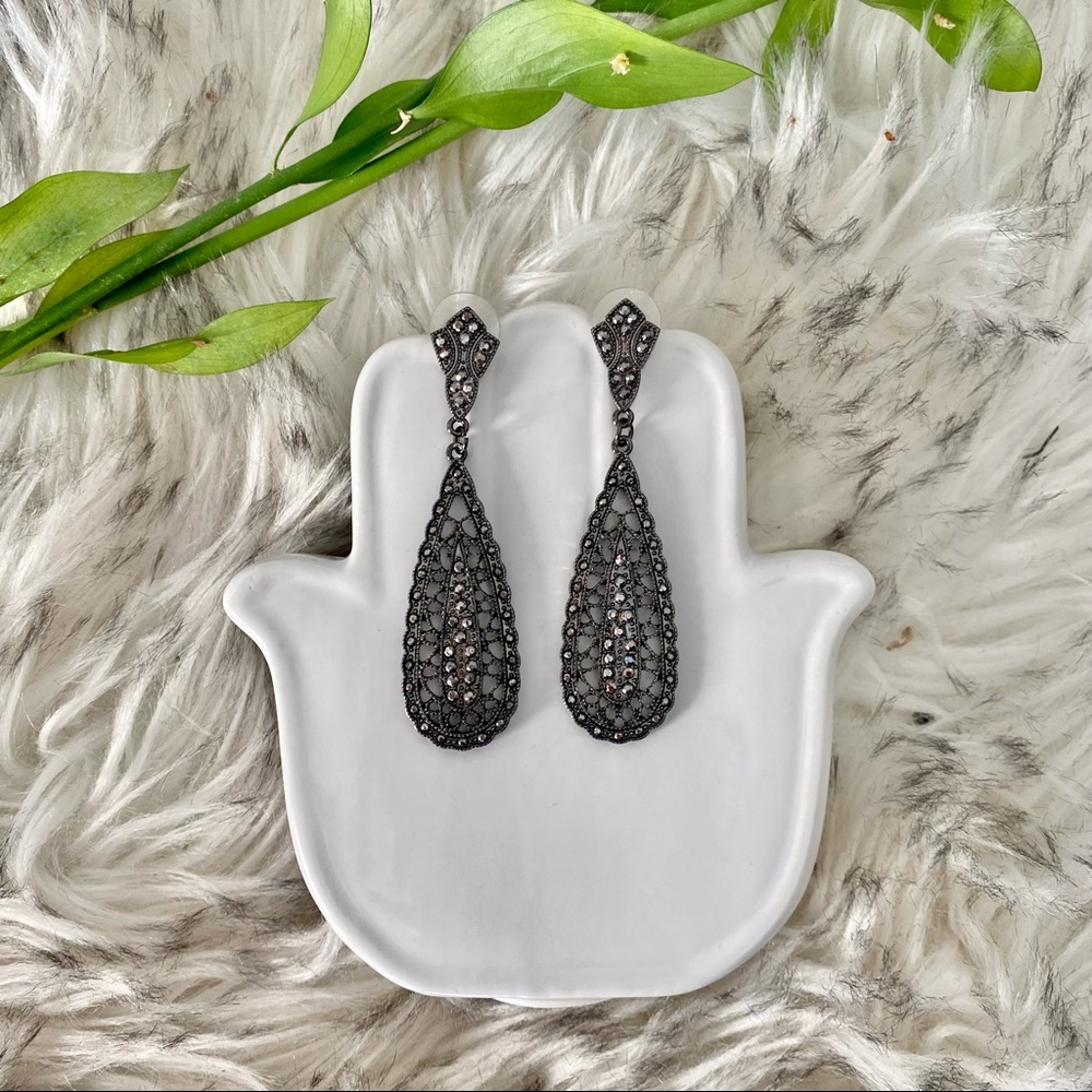 Fashion drop earrings